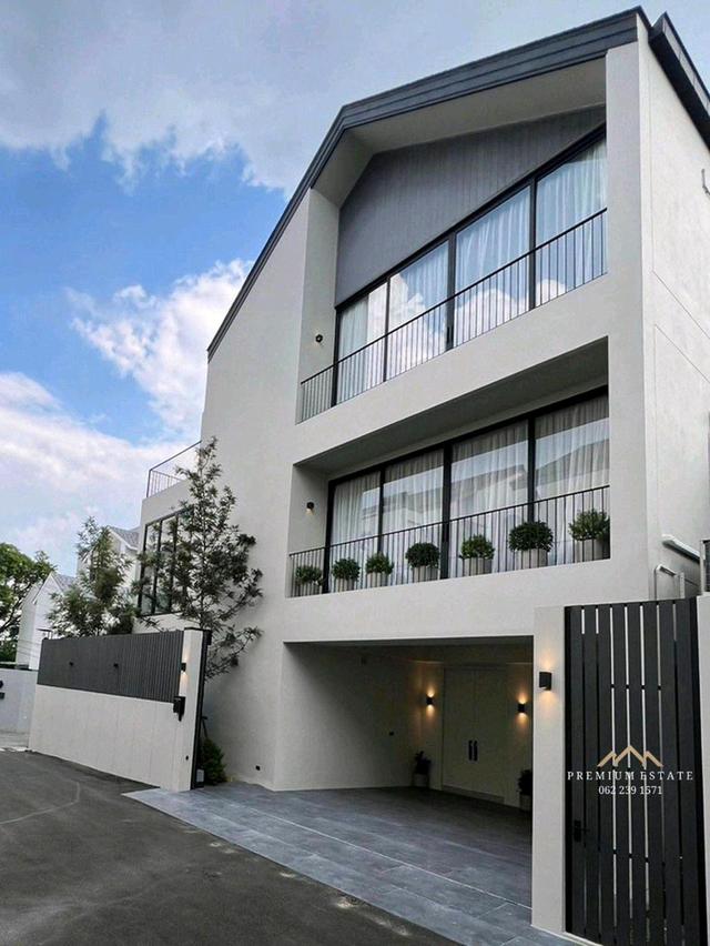 ขายบ้านหรูพร้อมสระว่ายน้ำและลิฟต์ส่วนตัว (Luxury Pool Residence) ตกแต่งครบ | สุขุมวิท 71 ใกล้เอกมัย–ทองหล่อ 2