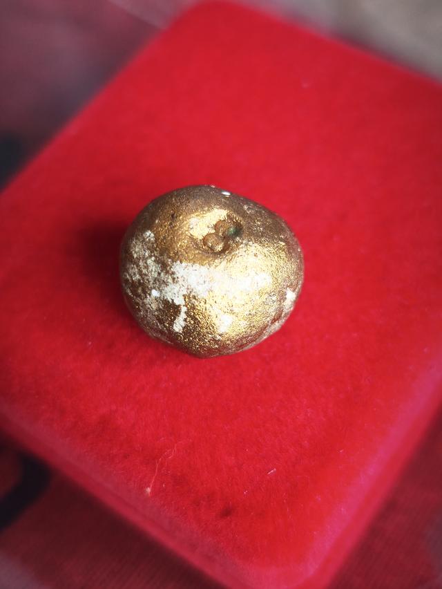 ลูกอมผงพรายกุมาร โค้ตเลข3 หลวงปู่ทิม วัดละหารไร่ จ.ระยอง ปี 17 ขนาด 2 ซ.ม. 2