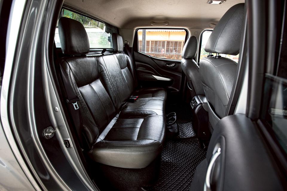 NISSAN NAVARA NP300 2.5 EL DOUBLE CAB CALIBRE ปี 2016 4 ประตู ออโต้  มือเดียวป้ายแดง 14
