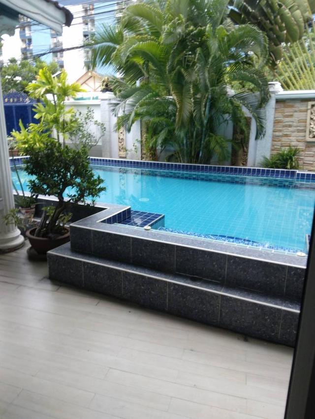 Sale single house with pool bigger area 560 sqm. at Suan Luang Pattanakarn road, Bangkok 7