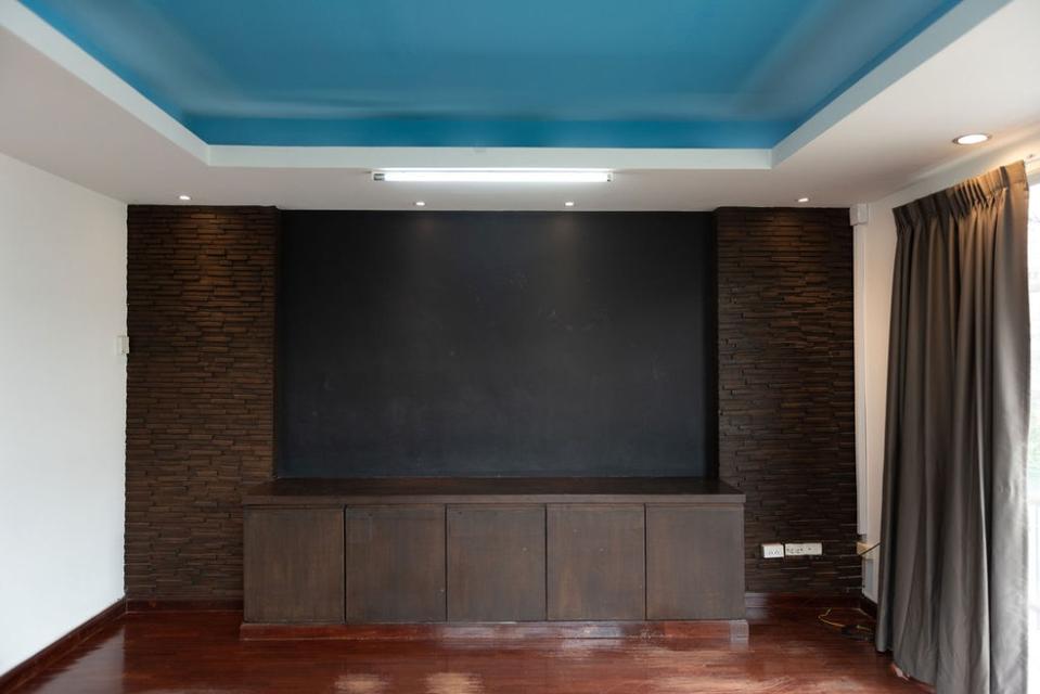 ทาวน์โฮมให้เช่า หมู่บ้านชาลิสา ลาดพร้าววังหิน 34 6ห้องนอน 9