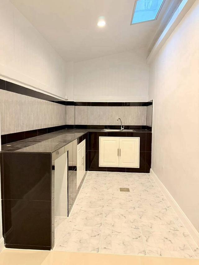 หมู่บ้านพฤกษา3  ถนนวัดลาดปลาดุก บางบัวทองทาวน์เฮาส์ 2 ชั้น ตกแต่งใหม่พร้อมอยู่ หน้ากว้าง6เมตร ใกล้ตลาดเดินทางสะดวกใกล้วินรถตู้ 14