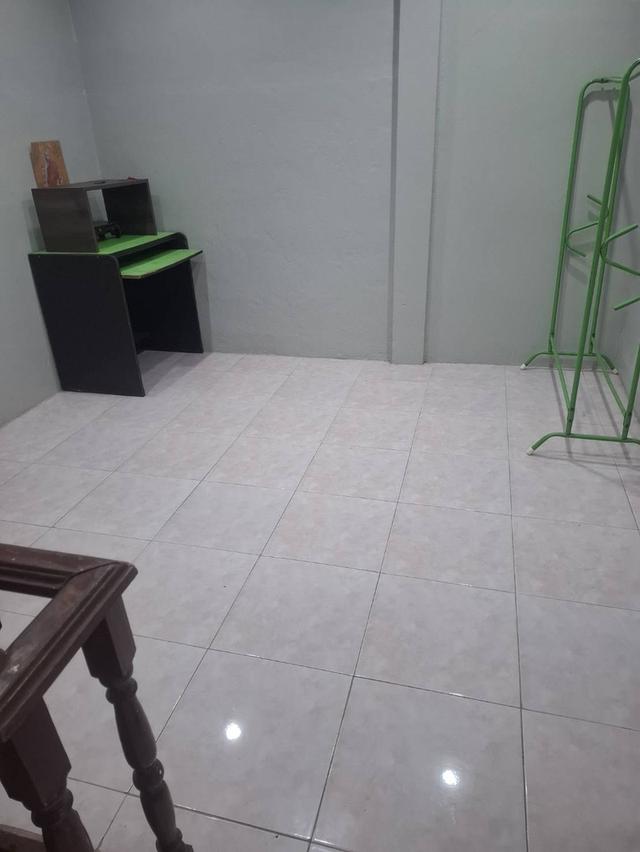 บ้านทาวน์เฮ้าส์ - ให้เช่า 2