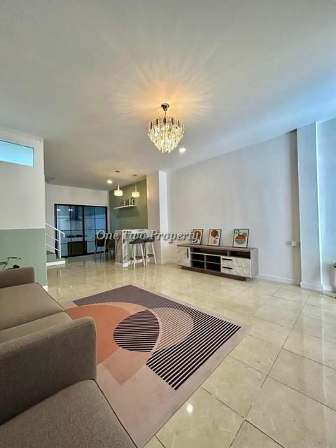 ขายทาวน์เฮ้าส์ 2 ชั้น  หมู่บ้านปัณณธร 3  พรประภานิมิต ตกแต่งครบ ติดถนนหลักของหมู่บ้าน ไม่มีค่าส่วนกลาง 7