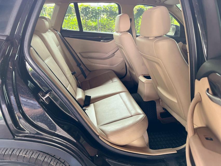ขายรถ BMW X1 2.0 sDrive18i ปี 2012 สีดำ เกียร์ออโต้ 10