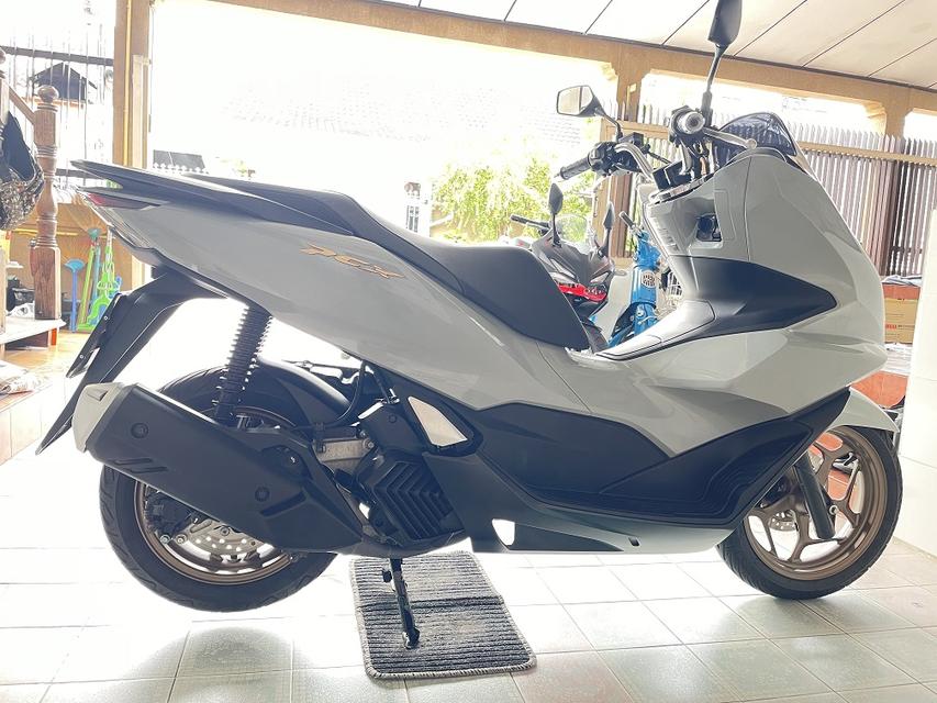 PCX160 ABS โฉม2023 กุญแจครบ มีสมุดคู่มือ รถใช้งานน้อย ไม่เคยล้ม เครื่องดี ศูนย์ดี ชุดสีสวย มีรับประกัน วิ่ง6000 ปลายปี66 6