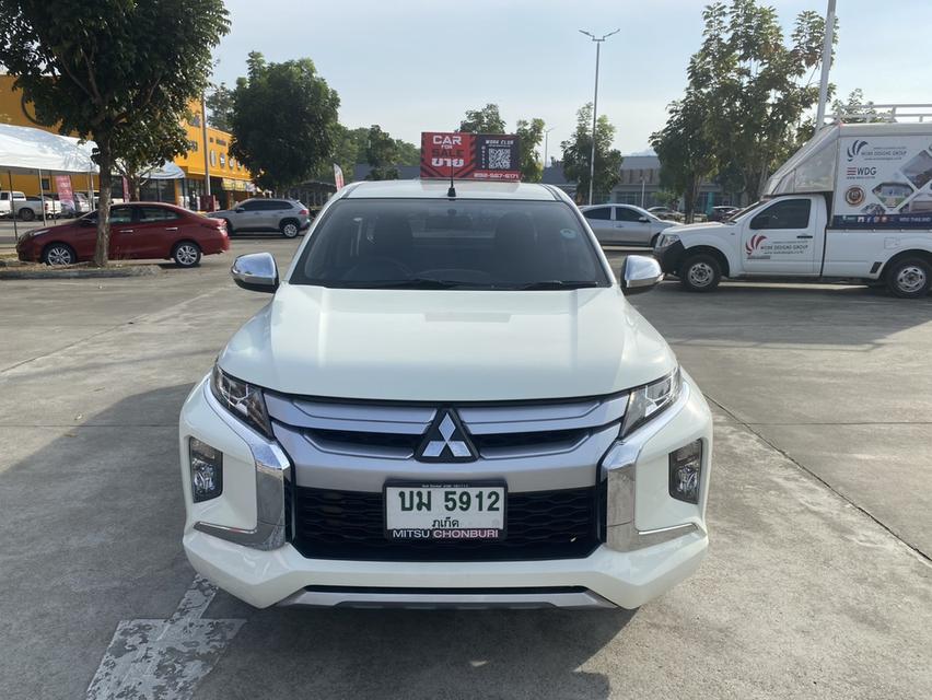 Mitsubishi triton สีขาว ปี 2021