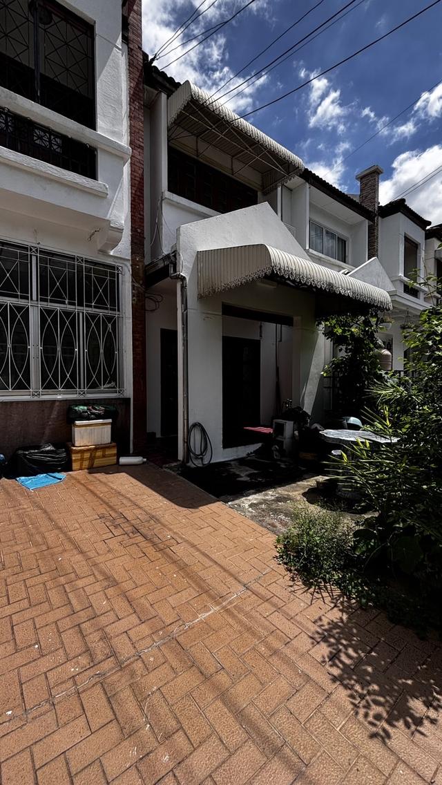 ขายทาวเฮ้า 28 ตรว หมู่บ้านรัตนาวลัย (เจ้าของขายเอง) ใกล้สถานีรถไฟฟ้าสายสีแดงสถานีดอนเมือง 2