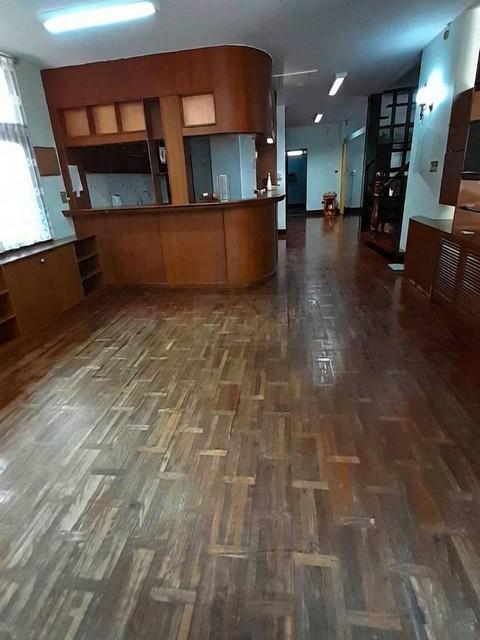 ให้เช่าบ้าน 2 ชั้น เนื้อที่ 191 ตรว. ซอยสันติภาพ ถนนพระราม 4 ใกล้สถานทูตรัสเซีย ใกล้ MRT สามย่าน บ้านต้องรีโนเวท เหมาะทำออฟฟิศหรือประกอบกิจการ ***เว้น 3