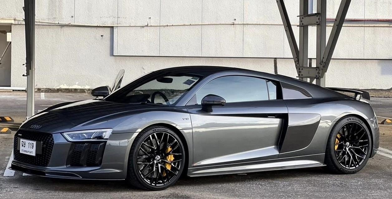 AUDI R8 V10 Performance
