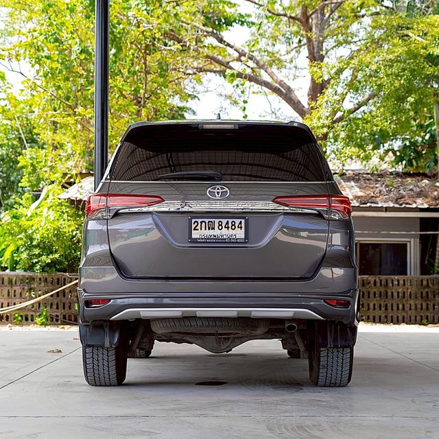 รหัสรถ 12AT8484 TOYOTA FORTUNER 2.4 V 2WD | ปี : 2017