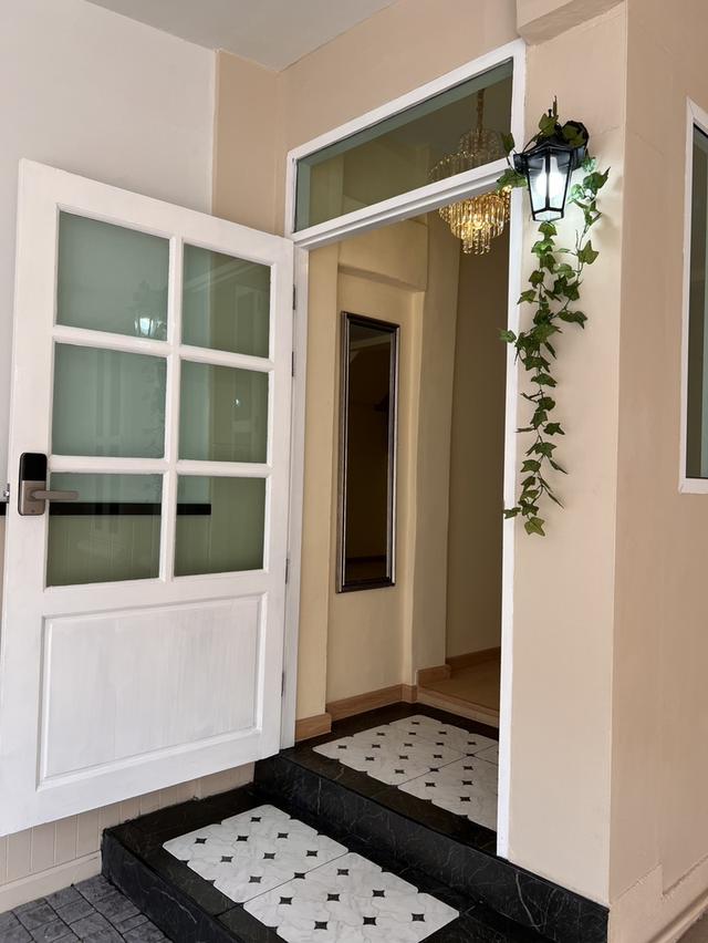 ทาว์เฮาส์ 4 นอน 3 น้ำ ติดถนนติวานนท์ ตรงข้าม ร.ร.พระหฤทัยนนท์บุรี 4