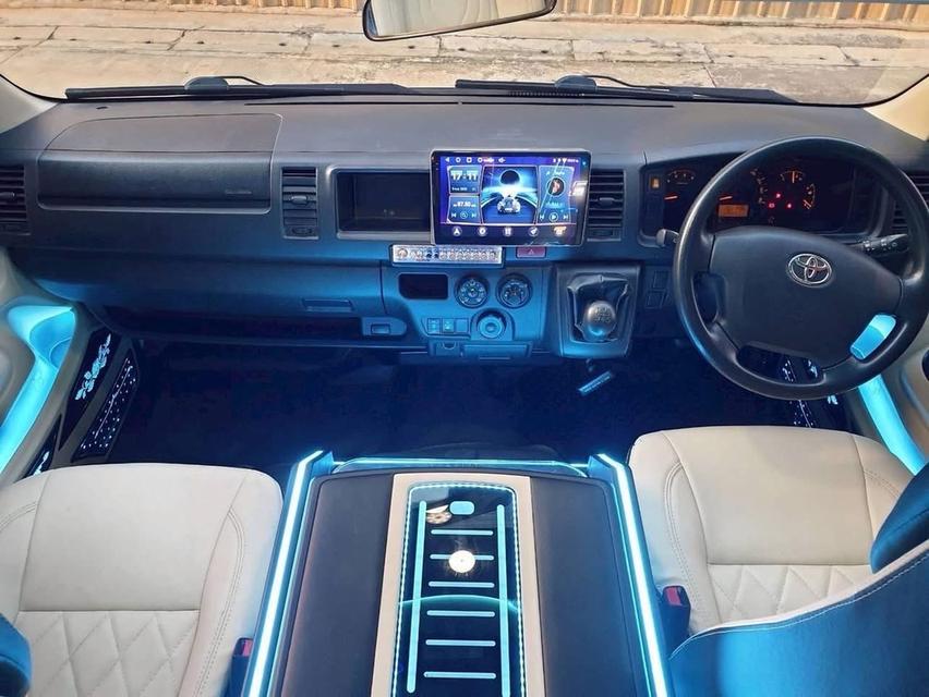 Toyota commuter 2017 7