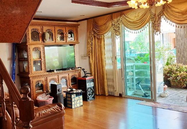 ขายบ้านแฝด หมู่บ้านเกร็ดแก้ว การ์เด้น 3 เนื้อที่ 42 ตร.ว. 2 ชั้น 3 นอน 3 น้ำ ทำเลดี 4