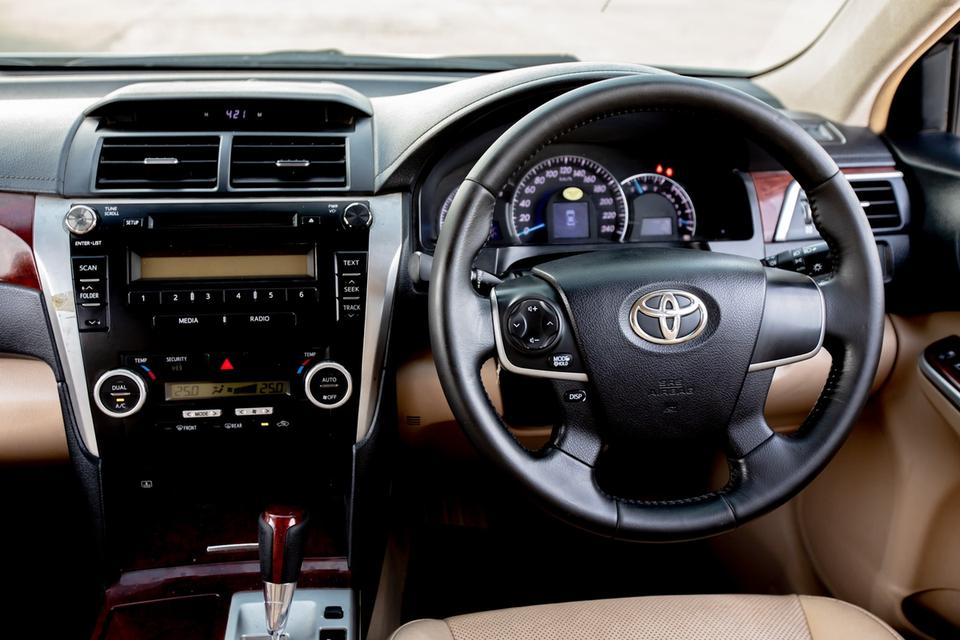 Toyota Camry 2.0G ปี 2013 สีบรอนซ์ มือเดียวป้ายแดง   15