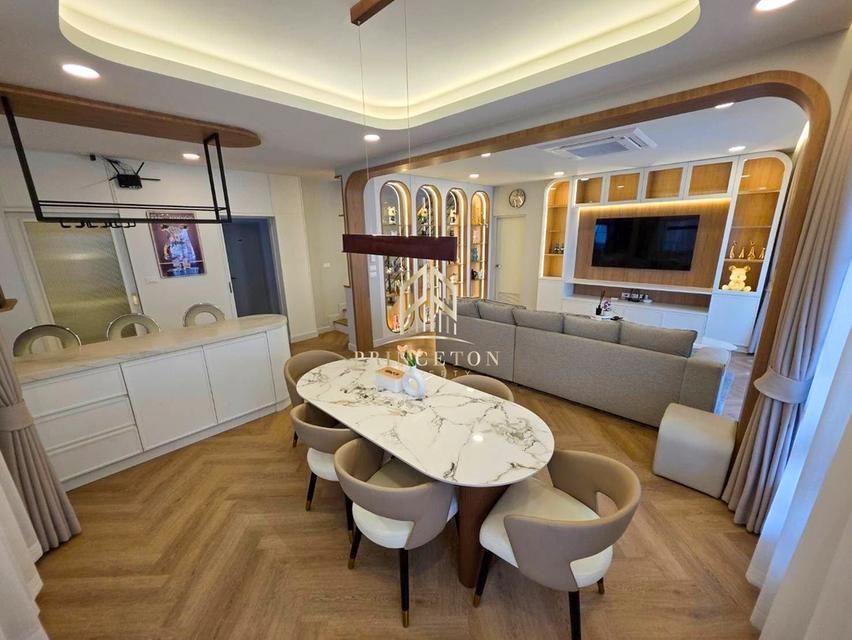 Luxury 2-Storey Home Centro Bangna 6