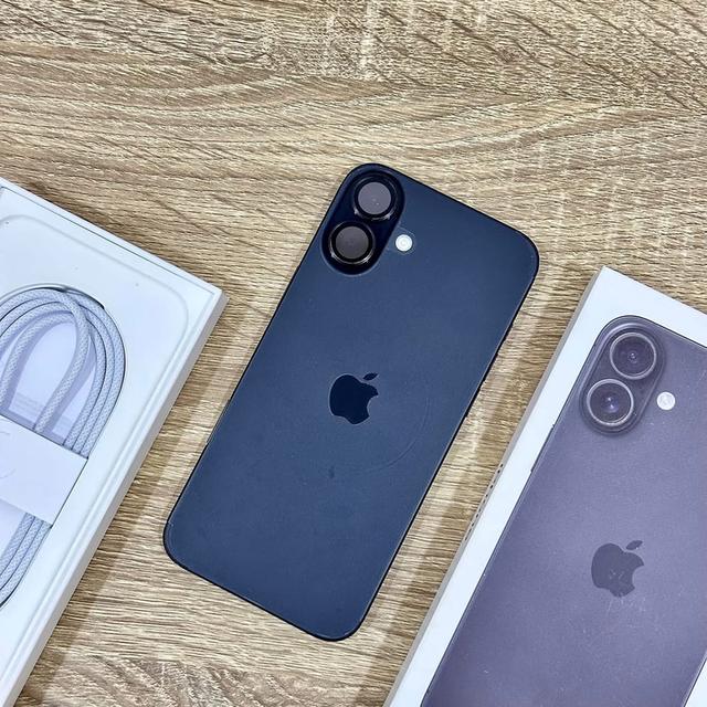 พร้อมปล่อย iPhone 16 Plus สี Black