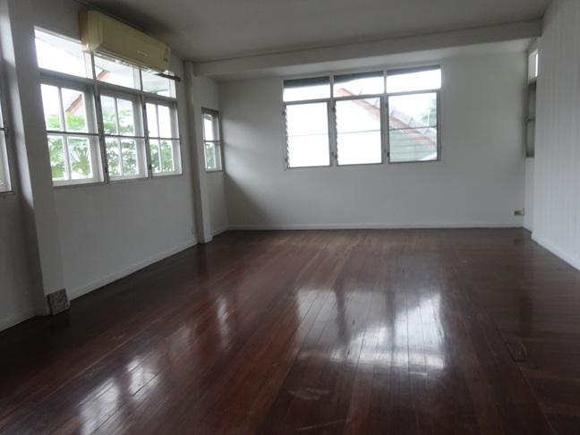 ให้เช่าบ้านเดี่ยว ย่านบางพลัด ซอย.สิรินธร2 ใกล้ห้างตั้งฮั่วเส็ง ธนบุรี หลังใหญ่ ในเมือง ถูกมาก เหมาะทำโฮมออฟฟิต,งานในบ้าน,เช่าอยู่เป็นครอบครัว ฯลฯ 11