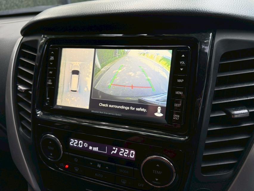 Pajero 2.4 GT Premium NAVI 4WD ปี2015 รถมือเดียวป้ายแดง 16