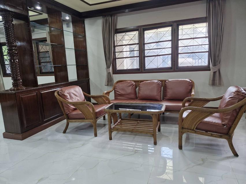 ให้เช่าบ้านเดี่ยว2ชั้น ใกล้ KIS International School ใกล้ SISB ใกล้สถานทูตจีน เกาหลี และตุรกี5ห้องนอน 5ห้องน้ำ ย่านห้วยข 1