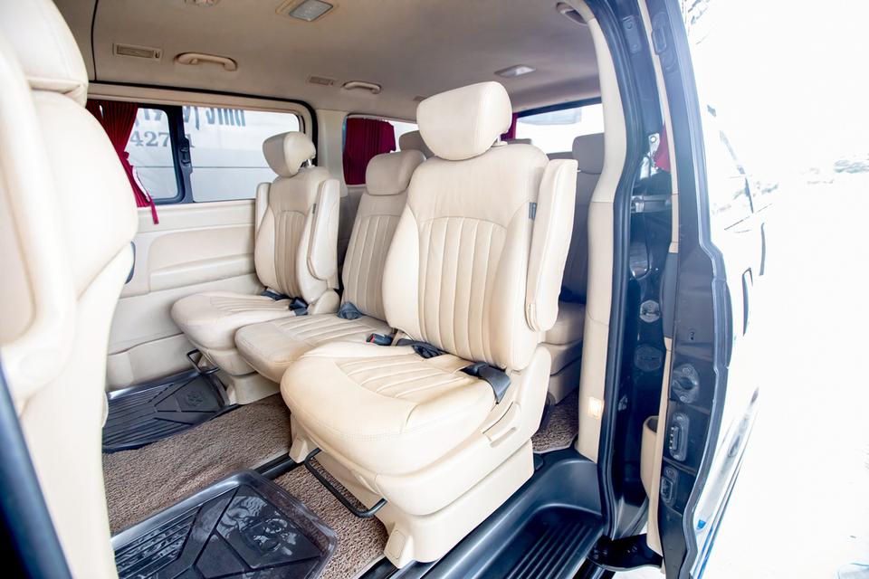 Hyundai H1 Deluxe 2.5 ดีเซล เกียร์ออโต้ สีบรอน ปี 2011 รถสวยสภาพดีมากๆ 17