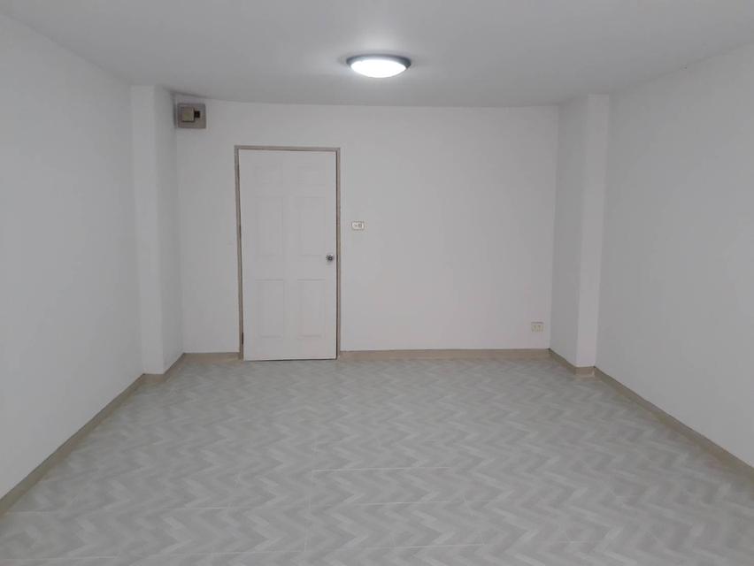 ให้เช่าด่วน โกดัง บ้านสวนแจ้งวัฒนะ 4500 THB 0นอน1Bathroom 0 ไร่ 0 งาน 0 ตรว. ใกล้ - ด่วน 8