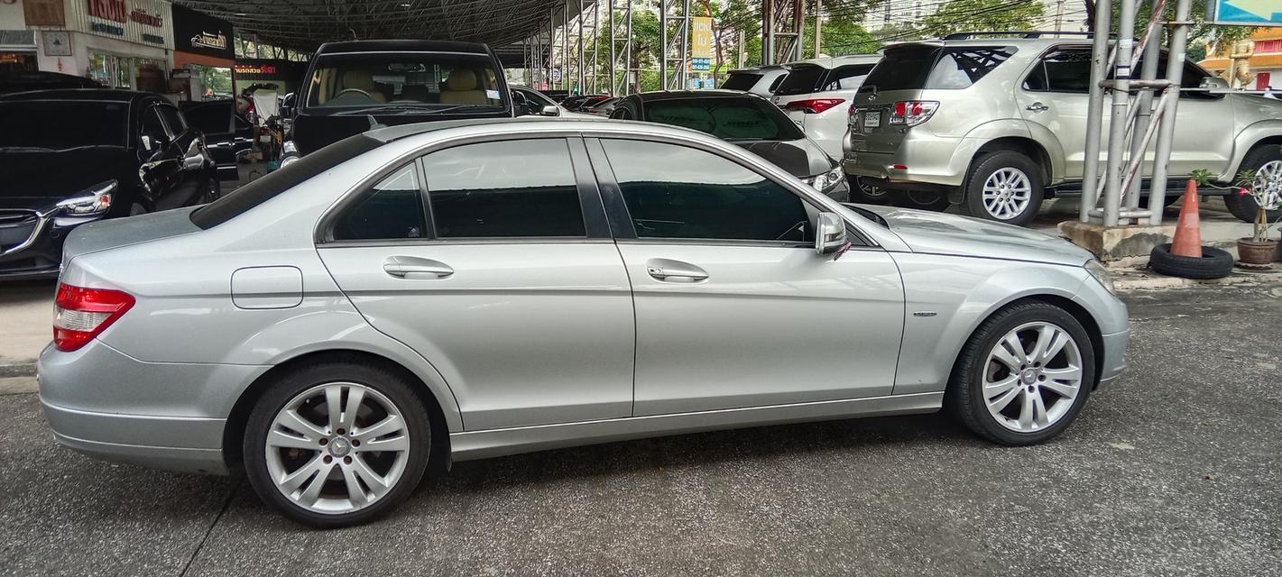 Benz C200 Blue Efficience ปี2012 สีบรอนส์เงิน รถน่าใช้ดูแลง่ายไม่จุกจิก เครื่องยนต์เบนซิน m271 evo turbocharger เกียร์ auto7speed บอดี้สวยดูดีทันสมัย 4