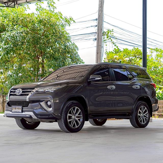 รหัสรถ 12AT8484 TOYOTA FORTUNER 2.4 V 2WD | ปี : 2017