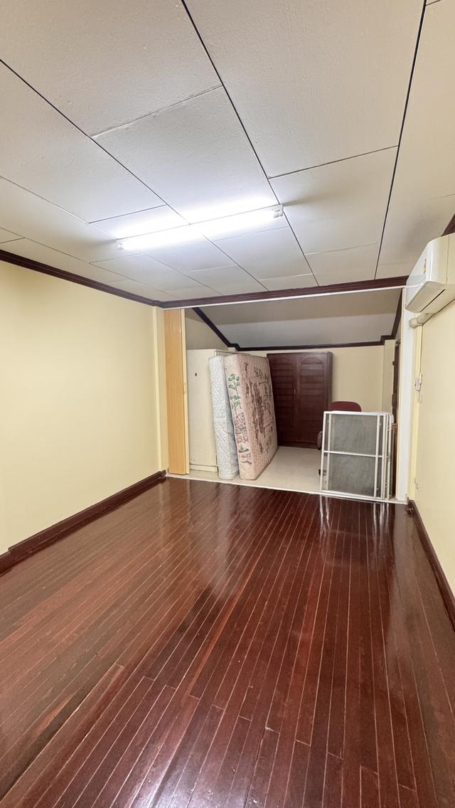 📣 ให้เช่าทาวน์โฮมหลังใหญ่ 5 ห้องนอน ติด BTS พหลโยธิน 59 (100 เมตร!) ใกล้ห้าง ใกล้ตลาด ครบจบในที่เดียว 10