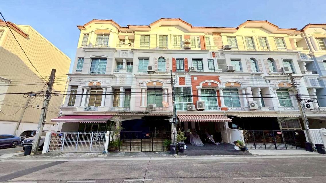 [ขายด่วน!] ทาวน์โฮม 4 ชั้น 24.2 ตรว. หมู่บ้านกลางเมือง พระราม 9-ลาดพร้าว ทำเลทอง ติดเลียบด่วน! เหมาะทั้งอยู่อาศัยและทำออฟฟิศ 1