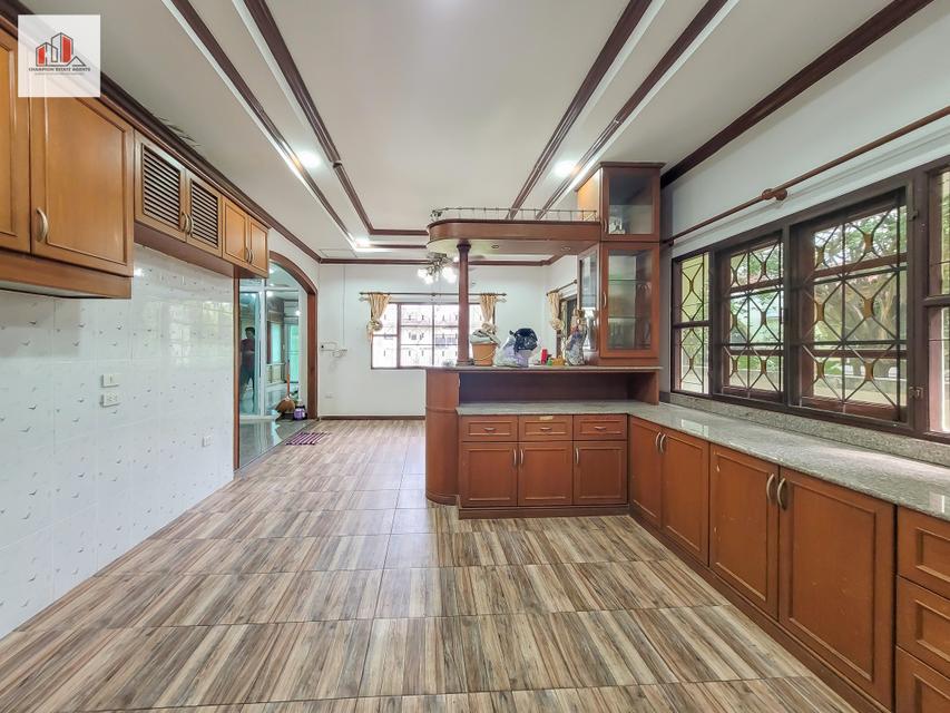 ขาย บ้านเดี่ยว หลังใหญ่ บ้านสวนดอกไม้ 300 ตรม 87.6 ตรว ติดถนนบรมฯ105 6