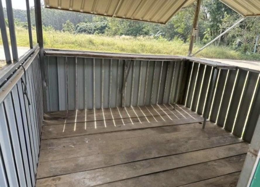 ซุ้มขายของมือสองสภาพดี 3