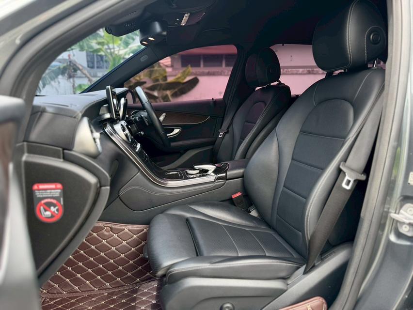 Mercedes Benz GLC250d ปี 2018   15