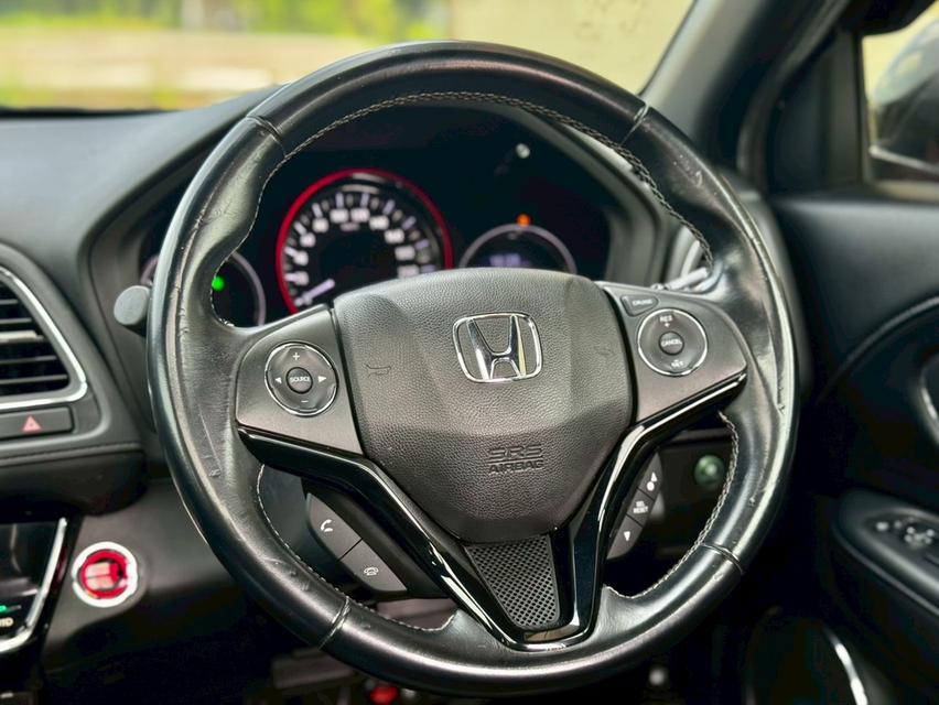 HONDA HRV 1.8 RS TOP SUNROOF (mnc)ปี 19 สีแดง  ออโต้  16
