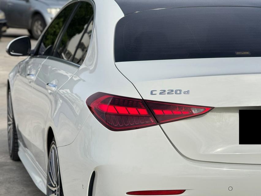 Mercedes Benz C220d AMG dynamicปี 2022 เลขไมล์ 65,xxx km.💰ราคา 1,890,000 บาท รูปที่ 8