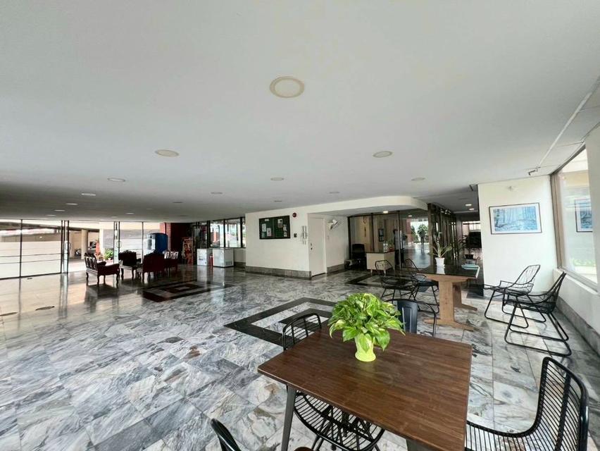 [For Sale] ขายคอนโด 2 ห้องนอน ถูกสุดในโครงการ คันทรี คอมเพล็กซ์ บางนา (Country Complex Bangna) ที่จอดรถ 2 คัน ใกล้ BTS บางนา 13