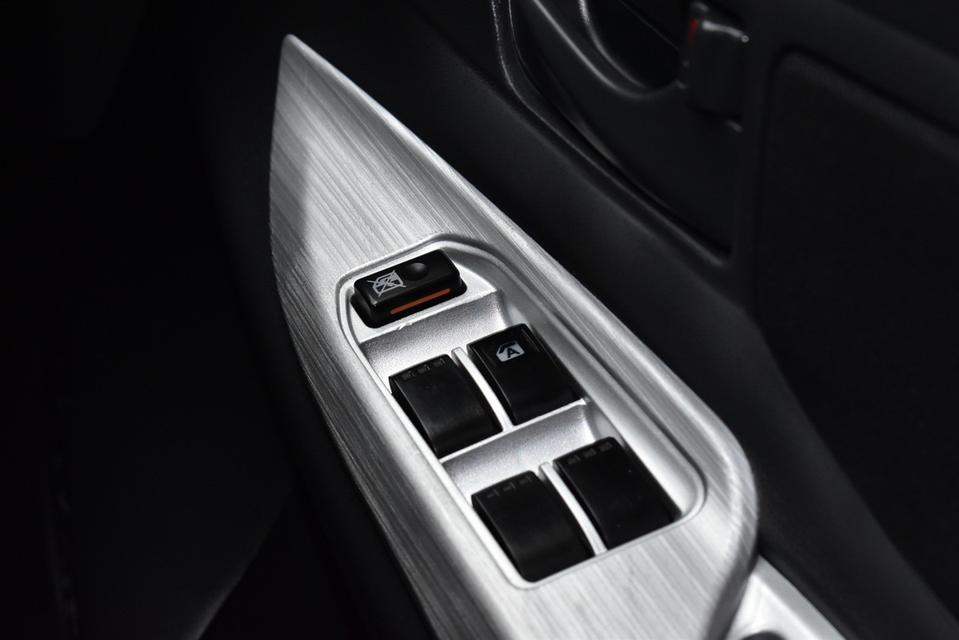 TOYOTA AVANZA 1.5S 2014 สีขาว 20