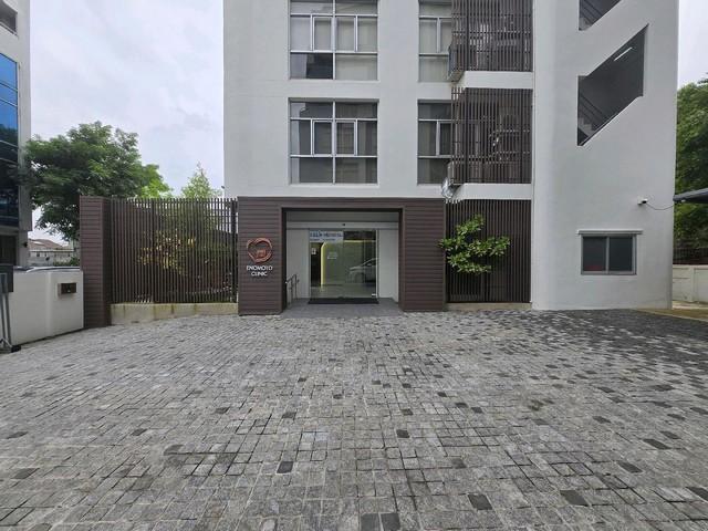 รหัสC6829 ให้เช่าอาคารสำนักงาน 8ชั้น มีลิฟท์ ย่านถนนศรีนคริทร์ สุขุมวิท101/1 ที่จอดรถหลายคัน 2