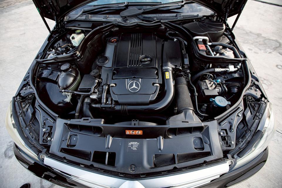 Benz C200 CGI Saloon สีดำ ปี 2011 มือเดียวป้ายแดง 10