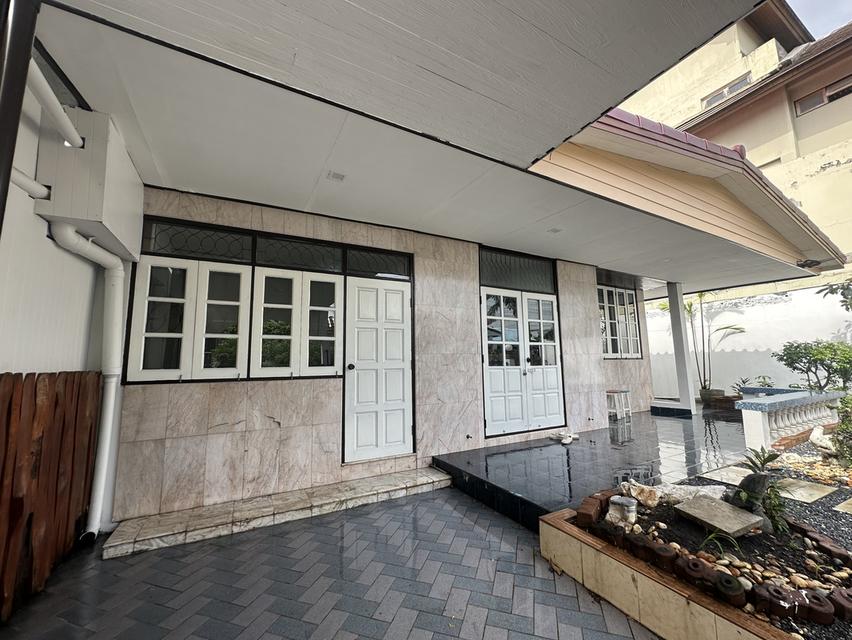🏡 ขายบ้านเดี่ยวชั้นเดียว   54 ตร.ว.  รีโนเวทใหม่ พร้อมเข้าอยู่  ม.เสริมมิตร ซอยนวมินทร์ 68   รีโนเวทใหม่ พร้อมเข้าอยู่ 11
