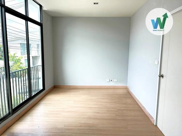 ขายบ้านสภาพดี พฤกษาวิลล์ศรีสมาน  17.5 ตร.ว. 3 ห้องนอน 2 ห้องน้ำ  1 ที่จอดรถ  ใกล้สถานีตำรวจภูธรปากเกร็ด 9