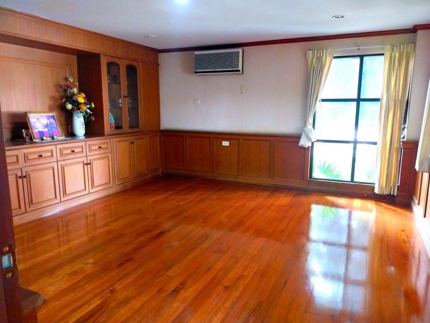 ขายบ้านเดี่ยว 3 ชั้น ซ.รัชดาภิเษก 1 (ท่าพระ) เหมาะพักอาศัยและทำออฟฟิศ