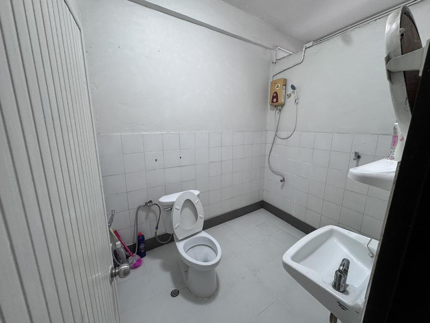 อาคารพาณิชย์ ลำปลายมาศ 16