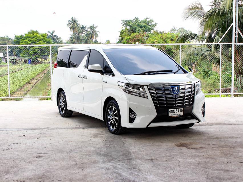 TOYOTA ALPHARD 2.5 HYBRID G ปี 2015 โฉม ปี 15-23 รถศูนย์ TOYOTA Thailand รถครอบครัว นั่งสบาย ขับขี่สนุก เบนซิน + ไฟฟ้า สีขาว ไมล์เพียง 121,155 km. 3