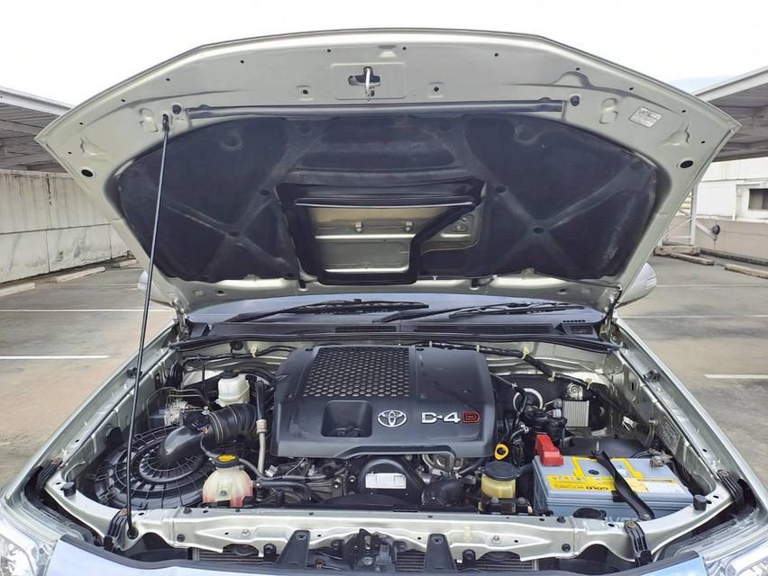 Toyota Fortuner 3.0 V  2WD รุ่นท็อป ปี2015 สีเทา มือเดียวจากป้ายแดง เข้าศูนย์ตลอด ไมล์แท้ 17