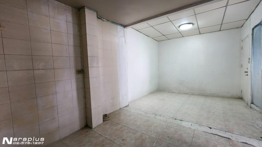 68050668 : ขายบ้านแฝด 2 ชั้น บนเนื้อที่ขนาด 34 ตารางวา หมู่บ้านสราญรมย์ ติดถนนเกษตร-นวมินทร์ บึงกุ่ม กรุงเทพฯ 10