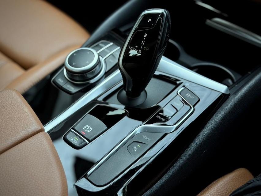Bmw 530e Elite ปี 2020 วิ่ง 5x,xxx km  Bsi : 28/7/2026 (120,000 km)  Warranty: 28/7/2025 (200,000 km)  12