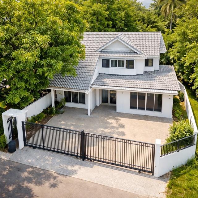 ทำเลหายาก เฟอร์นิเจอร์จัดเต็ม 2-3 ห้องนอน 3 ห้องน้ำ ใกล้ MRT สัมมากร เพียง 200 ม. บ้านเดี่ยว 2 ชั้น หัวมุม รามคำแหง 110- 1