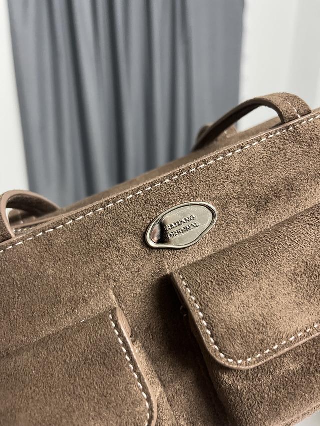 กระเป๋า Saitang Original รุ่น Roundy Bag Suede Choco (Special Color)