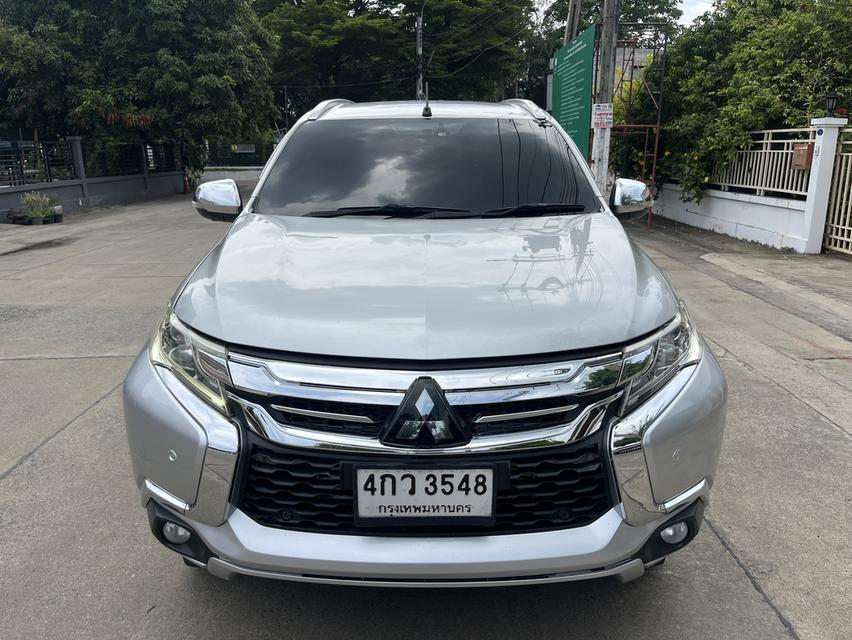 Mitsubishi pajero 2.4 at ขับ4  ปี 2015 ราคา 445,000.-  สอบถาม 0853375537 เอ